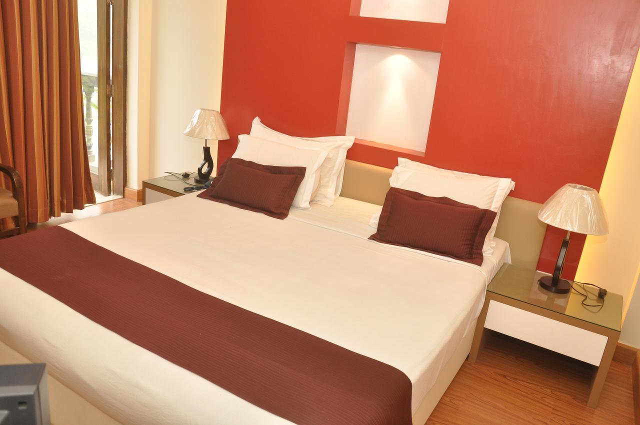 Foy'S Lake Resort Dakhin Kattali Luaran gambar