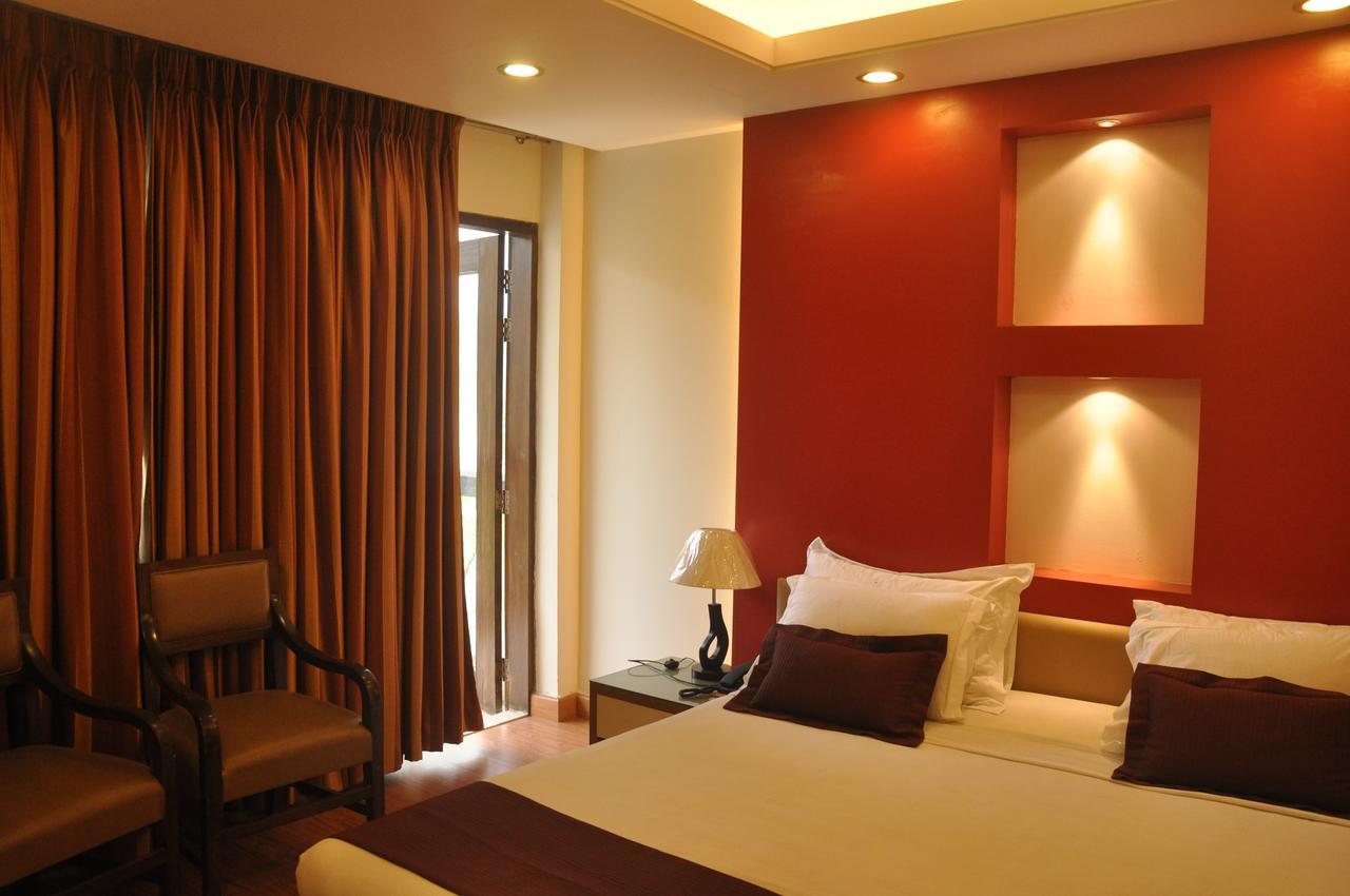 Foy'S Lake Resort Dakhin Kattali Luaran gambar