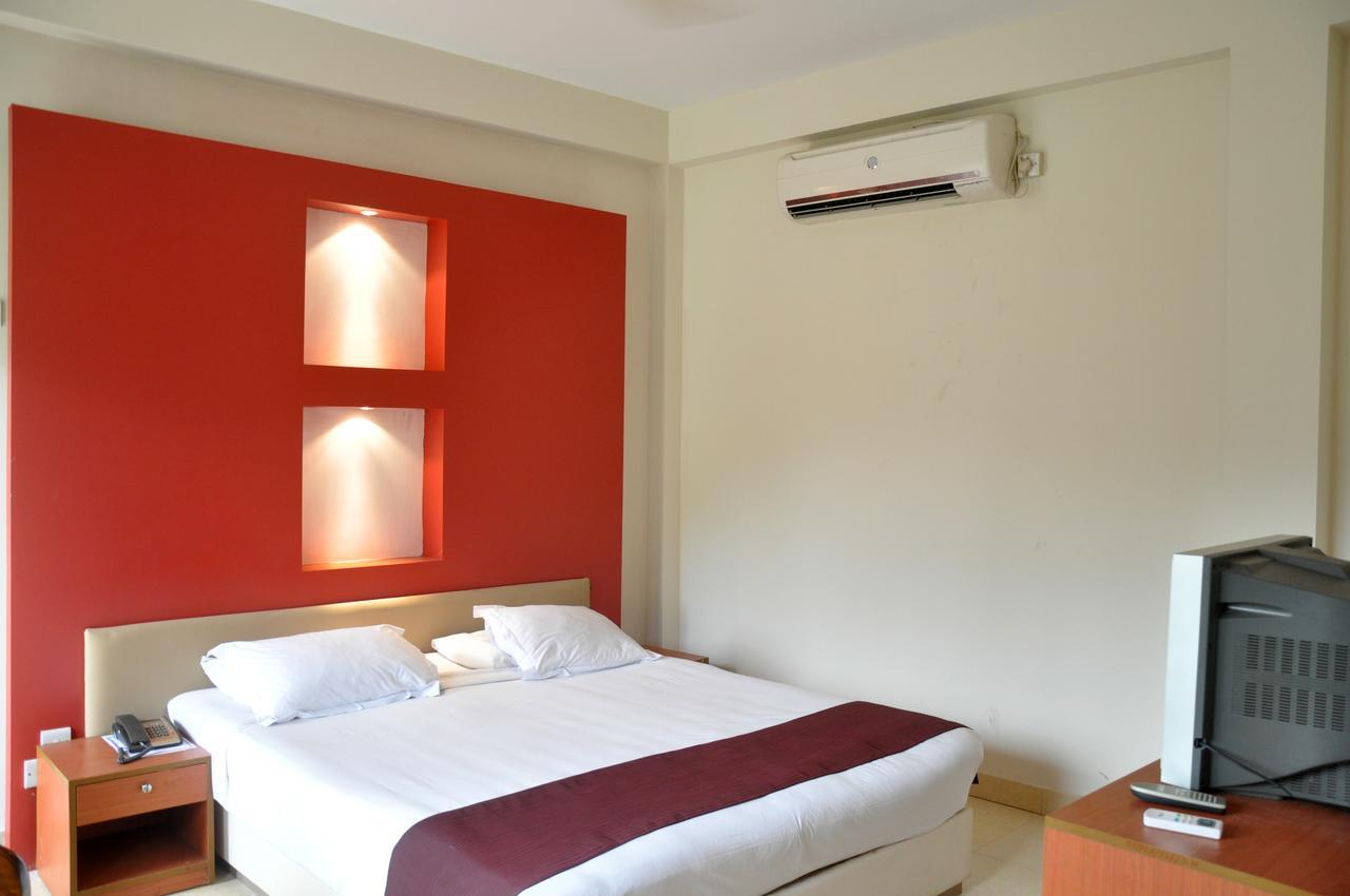 Foy'S Lake Resort Dakhin Kattali Luaran gambar