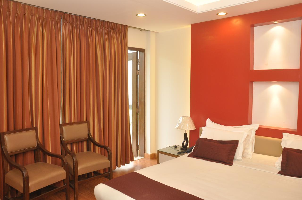 Foy'S Lake Resort Dakhin Kattali Luaran gambar